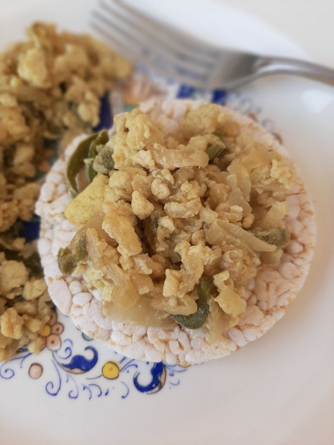 albumi strapazzati con cipolle senza glutine